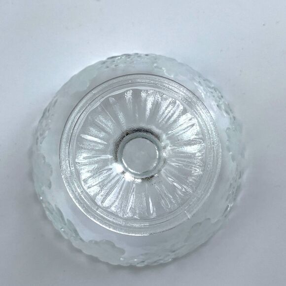 Vintage Dessert Footed Pressed Glass Bowls • Raised Frosted Daisy Pattern • (2) - Picture 6 of 10
